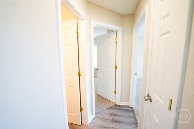 Building Photo - 62 Tiller Way