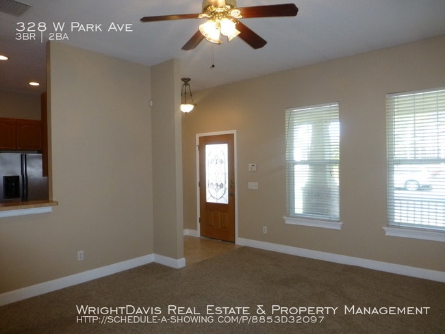 Building Photo - 328 W Park Ave