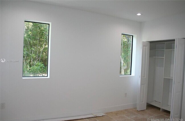 Foto del edificio - 1301 Almay St