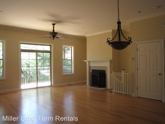 Building Photo - 3 br, 3.5 bath House - 14 Courtyard Common