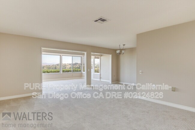 Foto del edificio - 12146 Lomica Dr