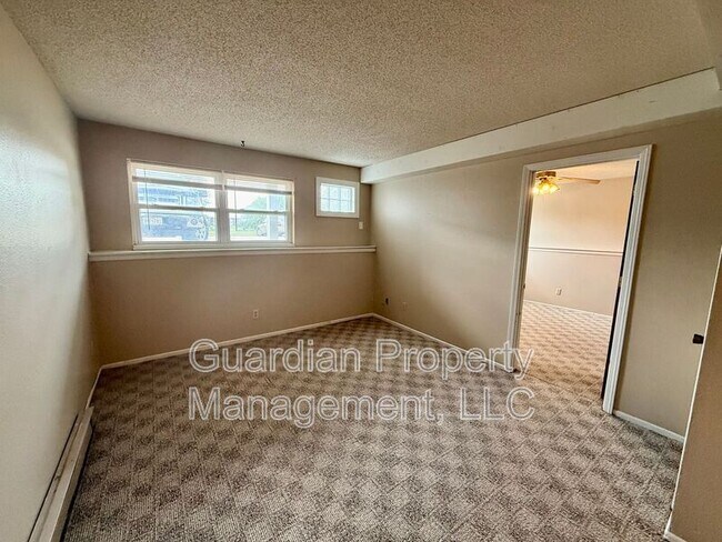 Foto del edificio - 515 W 11th St