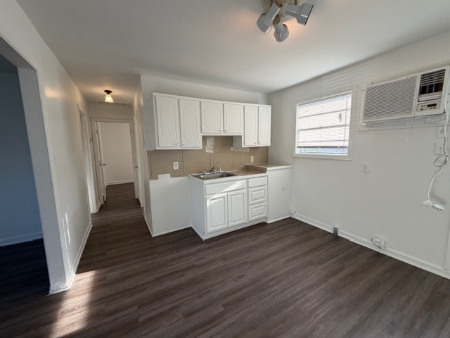 Building Photo - 705 Glover St