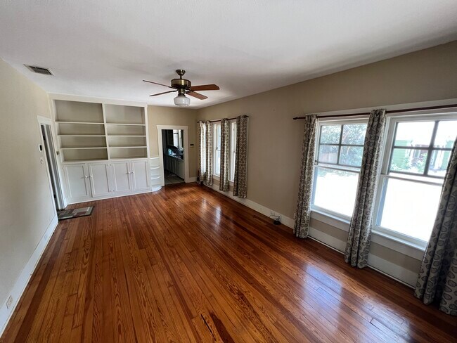 Sala de estar/Comedor - 126 Abiso Ave