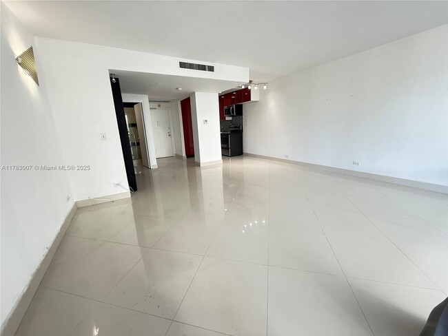 Building Photo - 1408 Brickell Bay Dr