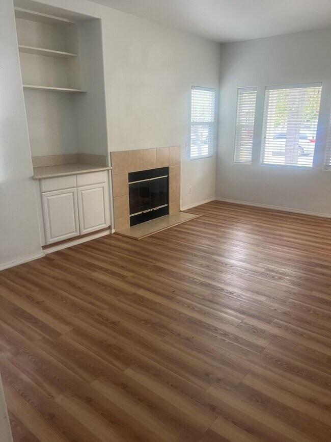 Foto del edificio - Charming 5 Bedroom house in Rancho Obispo Community