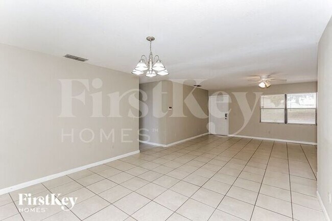 Building Photo - 7117 Brown Fox Run