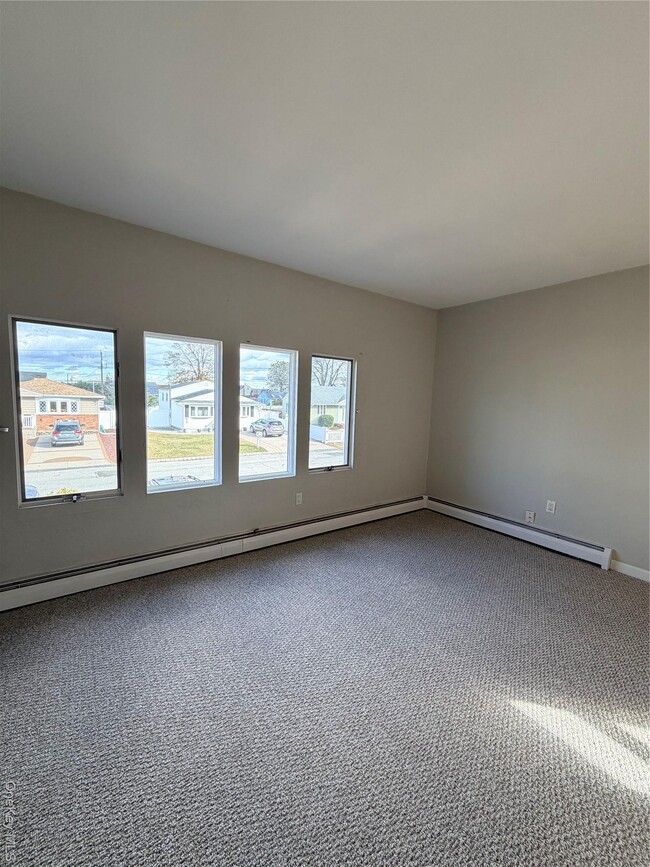 Building Photo - 305 Deauville Pkwy