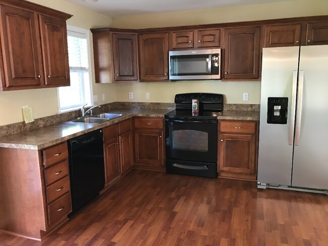 Foto del edificio - 131 Whisper Ridge Dr