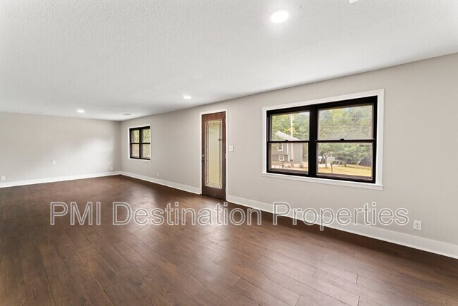 Foto del edificio - 6707 S Elm St