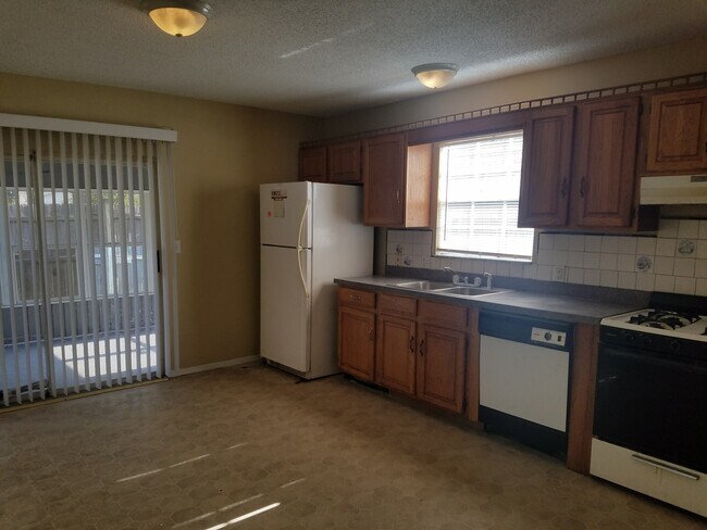 Foto del edificio - 2-Bedroom, 1-Bathroom Home in Winter Haven