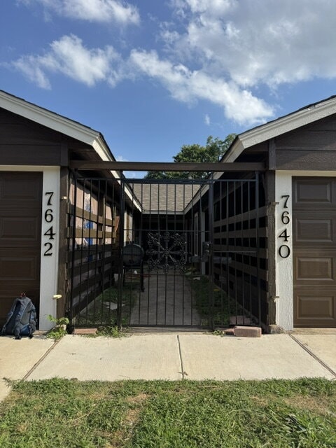 Photo - Pre-leasing 2/2/2 Duplex in the heart of Fort Worth! Apartment