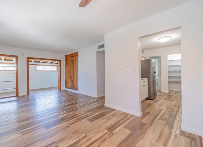 Building Photo - 170 Banyan Dr