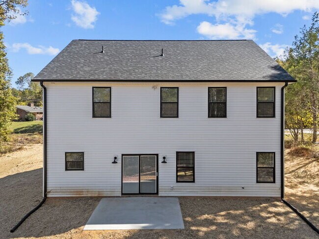 Foto del edificio - Stunning New Build!