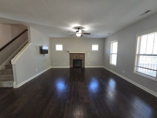 Foto del edificio - Spacious Home in Carolina Lakes Near the Pool, Clubhouse & Fitness Trail!