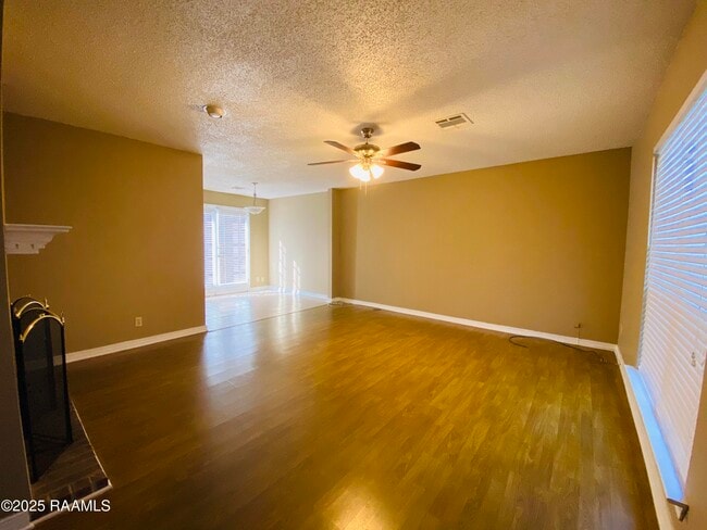 Building Photo - 108 W Whispering Pines Cir