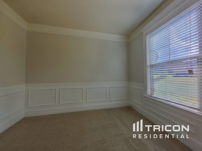 Building Photo - 349 Oatgrass Dr