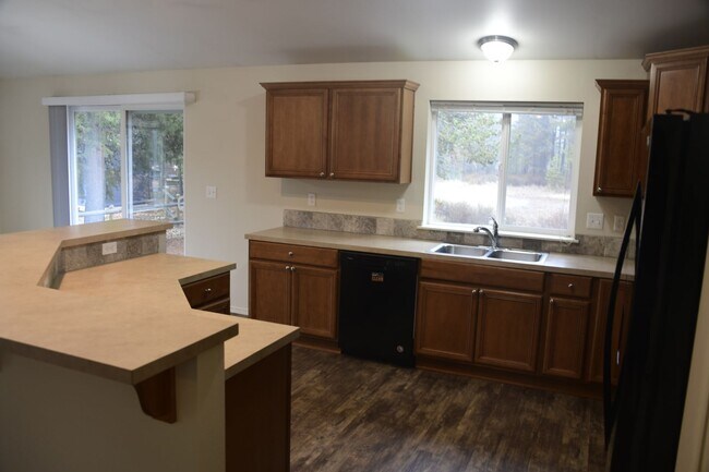 Building Photo - 51325 Mitts Way