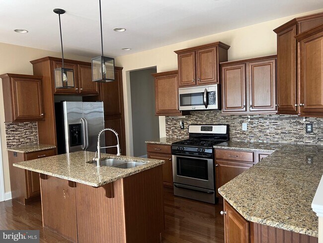 Building Photo - 117 Bellows Dr