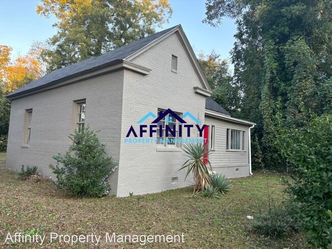 Building Photo - 3 br, 1 bath House - 109 Pine Street