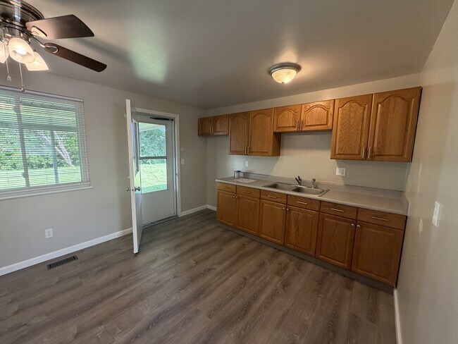 Foto del edificio - 7280 Cedar Knolls Dr