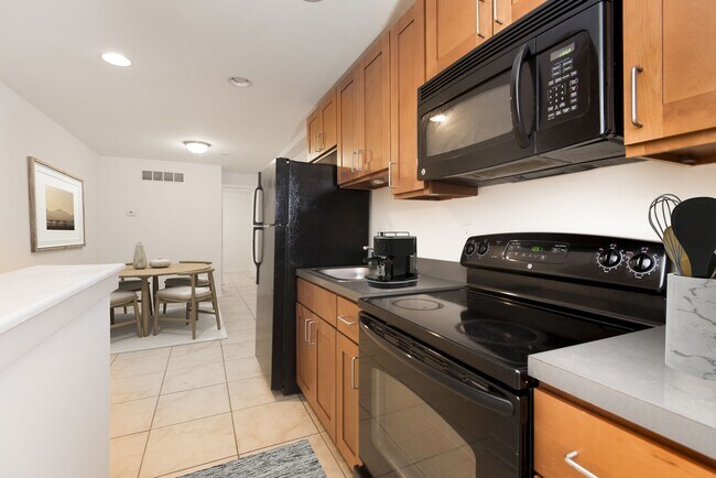 Foto del edificio - 1740 N Sydenham St
