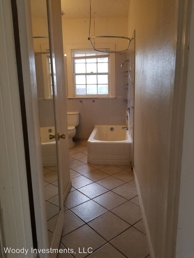 Foto del edificio - 6 br, 2 bath Room For Rent - 1031 20th Street