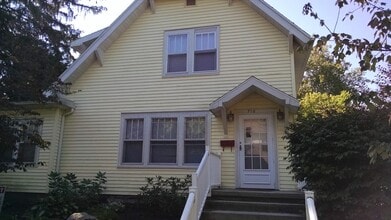 Building Photo - 710 E 1st St