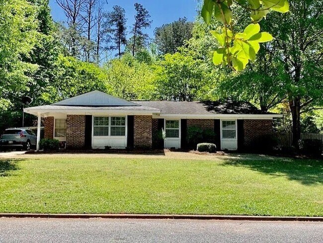 Foto del edificio - Gorgeous Home in the Heart Of Auburn!