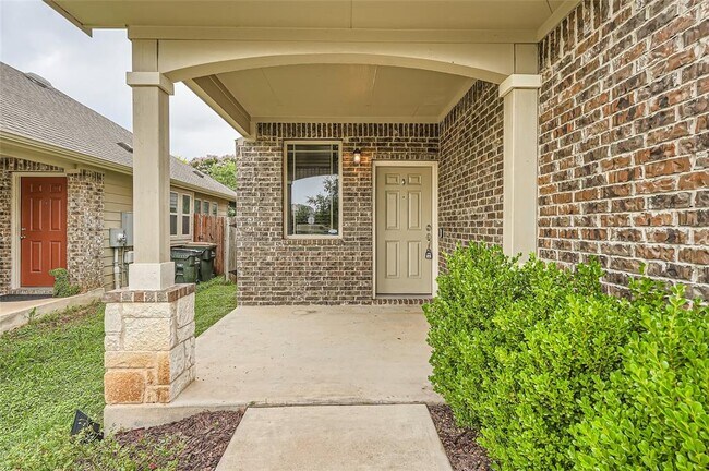 Foto del edificio - 803 Stampede Rd