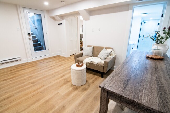 Photo du bâtiment - 142 Young St