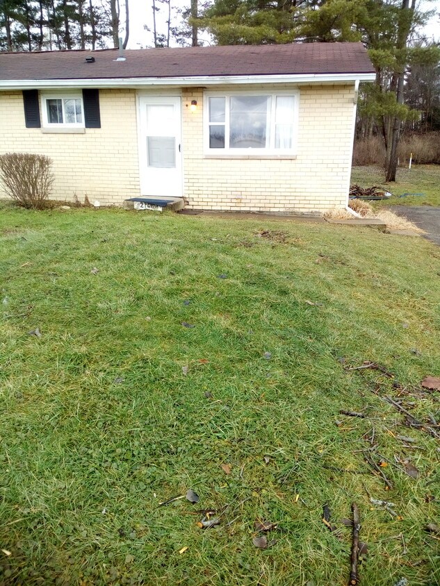Primary Photo - 2146 W Possum Rd