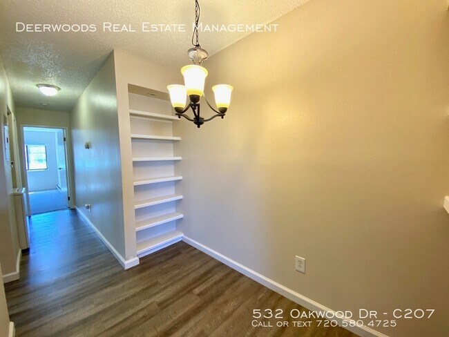 Foto del edificio - 532 Oakwood Dr