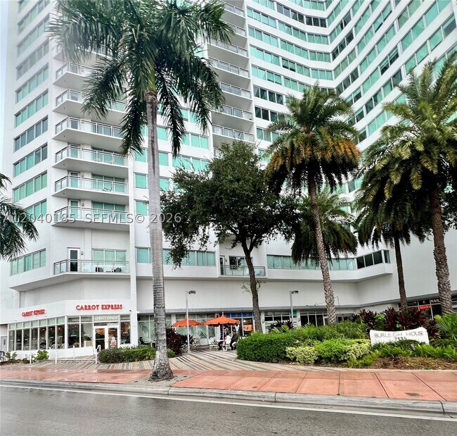 Foto del edificio - 7135 Collins Ave