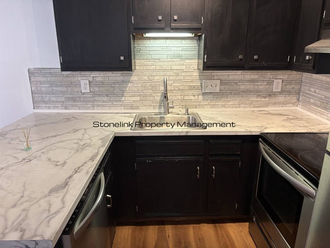 Building Photo - Newly Renovated Condo For Rent in North Attleboro!