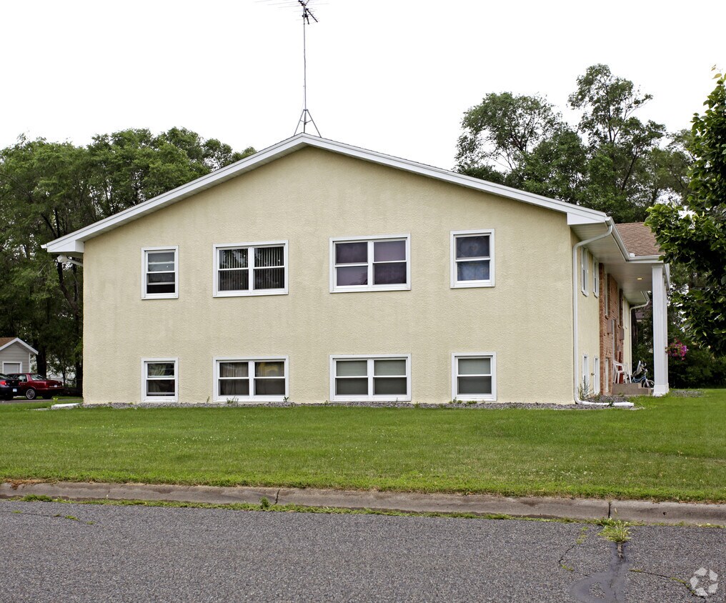 Primary Photo - 705 3rd St E