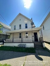 Building Photo - 613 E 13th St