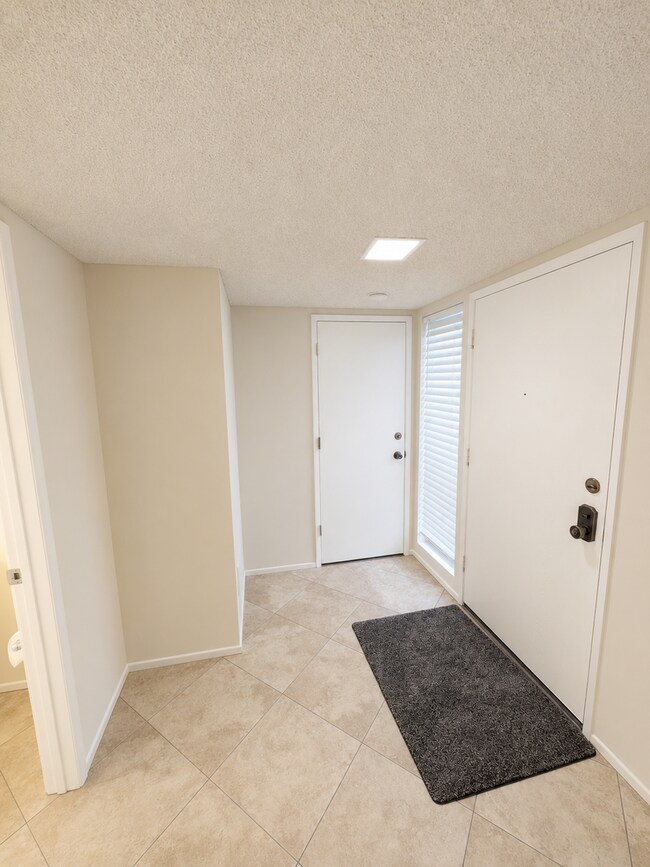 Foto del edificio - 3727 Mesa Oak Ln
