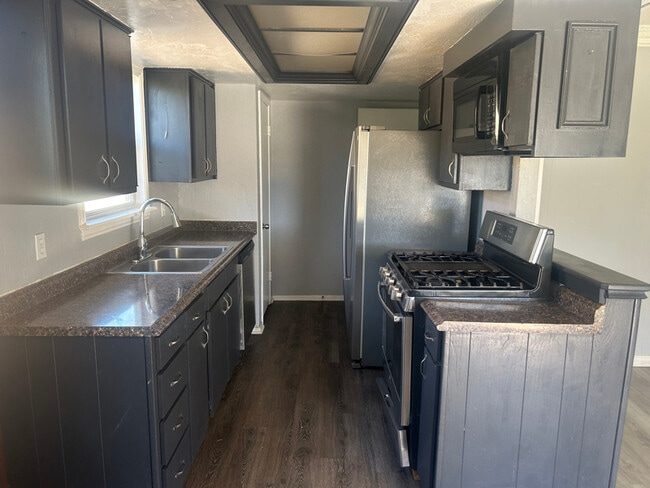 Photo - 1509 Greentree Ln House