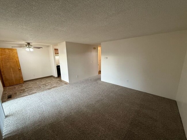 Building Photo - 653 Glen Creek Rd NW