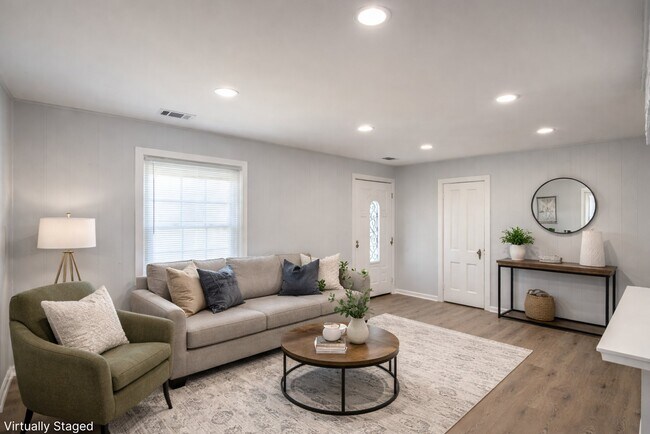 Foto del edificio - 1701 E 39th St