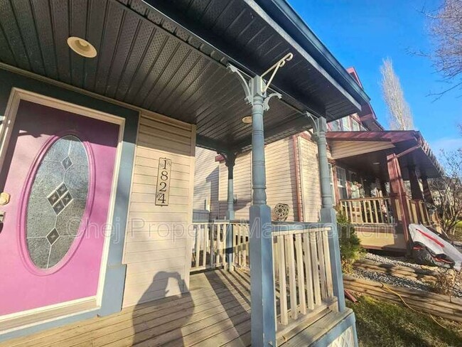 Photo du bâtiment - 1824 Tufford Way NW