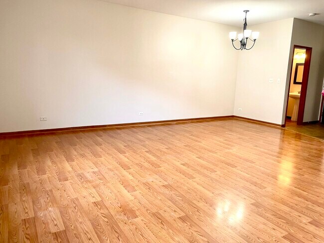 Foto del edificio - 250 Springbrook Trail S
