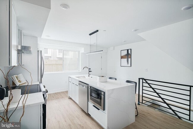 Building Photo - 2607 E Boston St