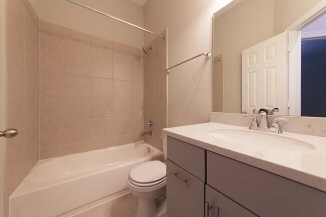 Foto del edificio - 22138 Grand Mist Dr