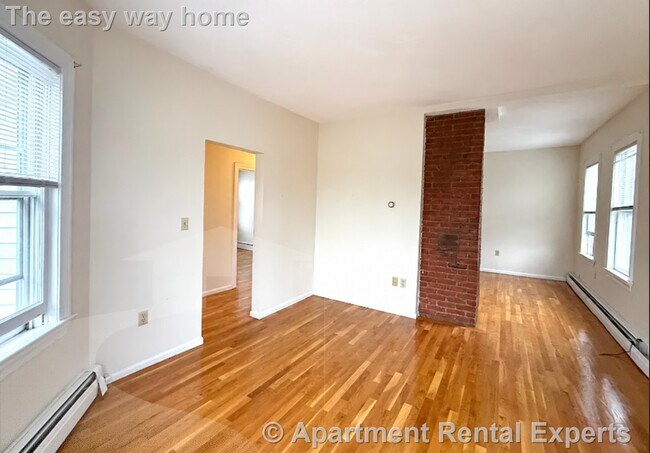 Building Photo - 66 Morton Ave