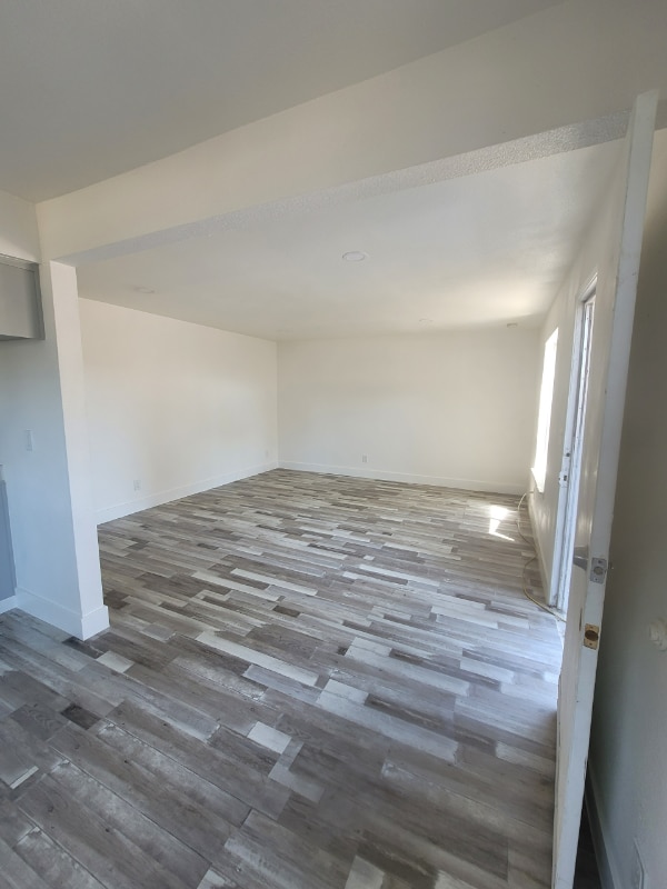 Building Photo - 830 N Ferger Ave