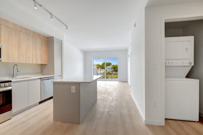 Building Photo - 232 Fordham Dr