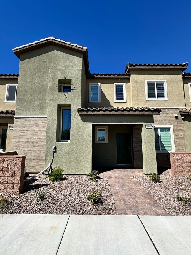 Building Photo - 868 Angwin Ln