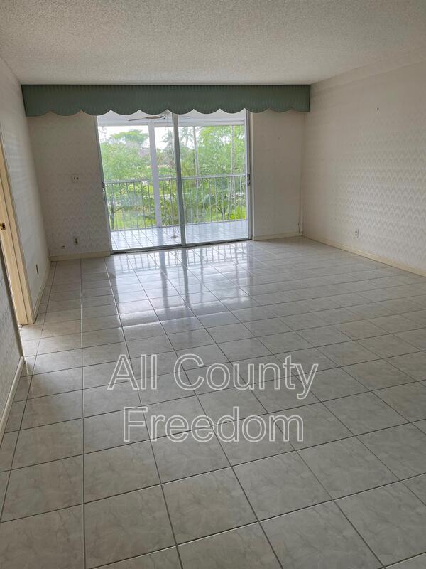 Building Photo - 4570 W 18th Ave